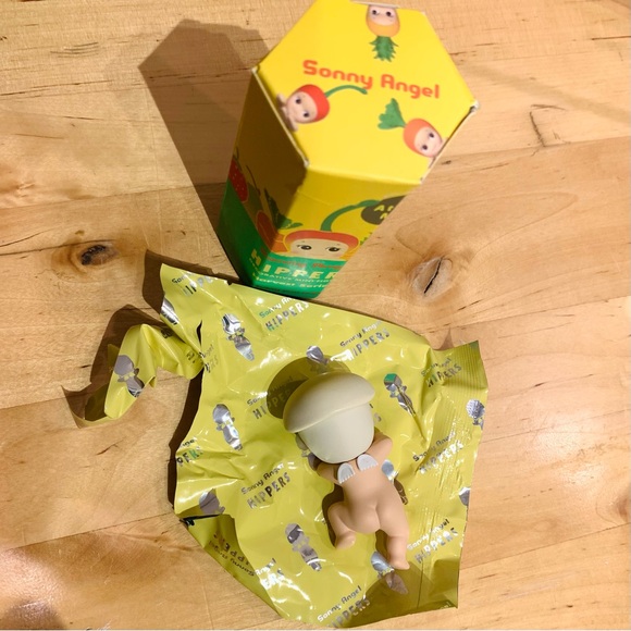 Sonny Angel Hippers Harvest Series - Mushroom 🍄‍🟫 - Picture 3 of 3